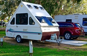 Ein Wohnmobil ist zu sehen