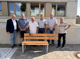 Gruppenfoto mit den Vorsitzenden der örlichen Parteien und dem Bürgermeister Christoph Giesel