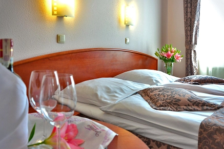 Schlaf gut in Schöppingen! Auf dem Foto ist ein Hotelzimmer zu sehen